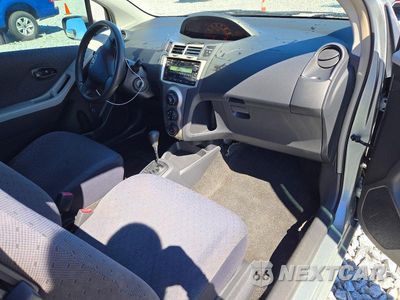 Zdjęcie 8 z 13 samochodu: 2010 TOYOTA YARIS BASE VIN:JTDJT4K36A5304660 - miniatura