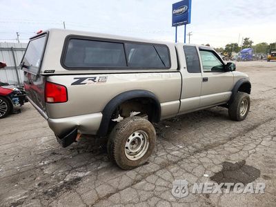 Trzecie zdjęcie samochodu z tyłu: 2003 CHEVROLET S TRUCK S10 VIN:1GCCT19XX38134885 - miniatura