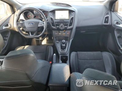 Zdjęcie 8 z 12 samochodu: 2016 FORD FOCUS RS VIN:WF0DP3TH1G4115562 - miniatura