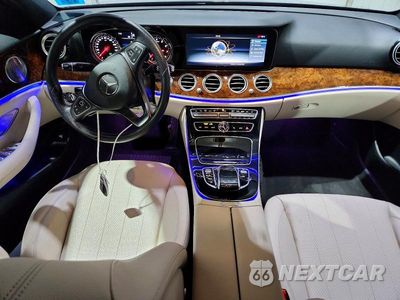 Zdjęcie 8 z 12 samochodu: 2017 MERCEDES-BENZ E 300 4MATIC VIN:WDDZF4KB9HA218820 - miniatura