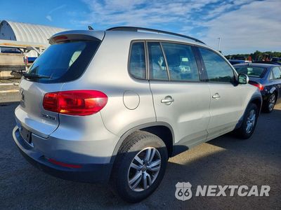 Trzecie zdjęcie samochodu z tyłu: 2017 VOLKSWAGEN TIGUAN S VIN:WVGBV7AX0HW507175 - miniatura