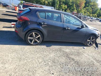 Trzecie zdjęcie samochodu z tyłu: 2018 KIA FORTE EX VIN:KNAFX5A83J5743941 - miniatura