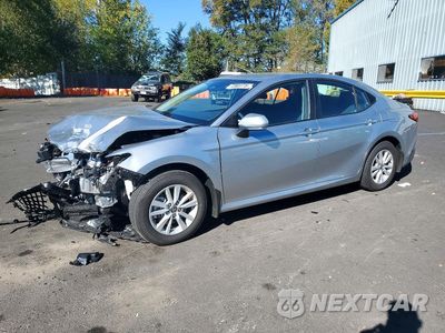 2026 TOYOTA CAMRY LE 4T1DBADK4TU563669 - główne zdjęcie licytacji z USA - miniatura
