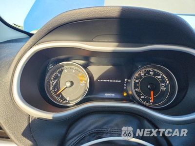 Zdjęcie 9 z 13 samochodu: 2017 JEEP CHEROKEE TRAILHAWK VIN:1C4PJMBS1HW609057 - miniatura