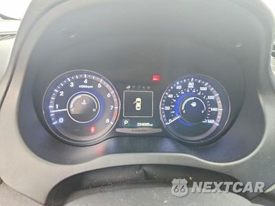 Zdjęcie 9 z 13 samochodu: 2017 HYUNDAI AZERA BASE VIN:KMHFG4JGXHA577239 - miniatura