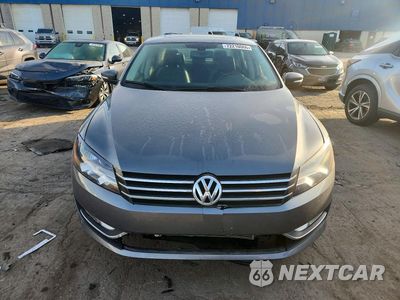 Piąte zdjęcie samochodu w środku: 2013 VOLKSWAGEN PASSAT SE VIN:1VWBN7A36DC028673 - miniatura