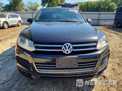 Piąte zdjęcie samochodu w środku: 2014 VOLKSWAGEN TOUAREG V6 VIN:WVGDF9BP8ED009412 - miniatura