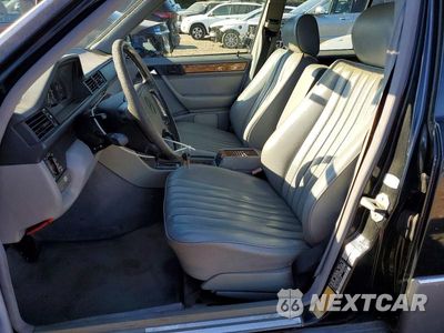 Zdjęcie 7 z 12 samochodu: 1995 MERCEDES-BENZ E 320 VIN:WDBEA92E8SF305759 - miniatura