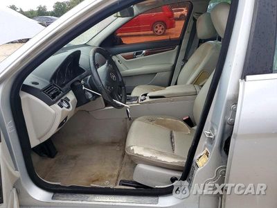 Zdjęcie 7 z 13 samochodu: 2011 MERCEDES-BENZ C 300 VIN:WDDGF5EB2BA471011 - miniatura