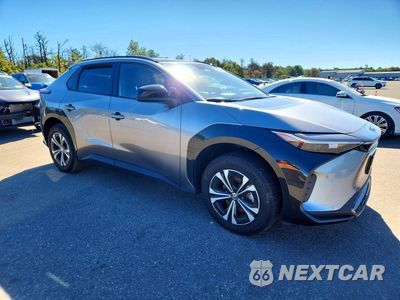 Czwarte zdjęcie samochodu z boku: 2024 TOYOTA BZ4X XLE VIN:JTMABACA0RA080948 - miniatura