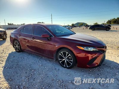 Czwarte zdjęcie samochodu z boku: 2018 TOYOTA CAMRY SE VIN:4T1B11HK6JU644268 - miniatura