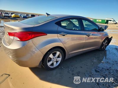 Trzecie zdjęcie samochodu z tyłu: 2013 HYUNDAI ELANTRA GLS VIN:5NPDH4AE9DH254701 - miniatura