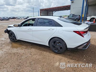 Drugie zdjęcie samochodu z przodu: 2026 HYUNDAI ELANTRA SEL SPORT VIN:KMHLM4DG3TU200184 - miniatura