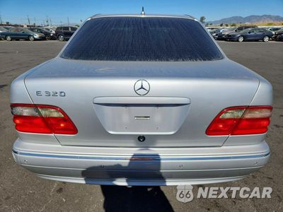Zdjęcie 6 z 13 samochodu: 2001 MERCEDES-BENZ E 320 VIN:WDBJF65JX1B258439 - miniatura