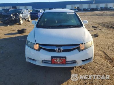 Piąte zdjęcie samochodu w środku: 2010 HONDA CIVIC LX VIN:2HGFA1F53AH584666 - miniatura