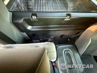 Zdjęcie 6 z 10 samochodu: 2020 CHEVROLET SILVERADO C1500 VIN:3GCNWAEH5LG233798 - miniatura