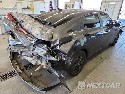 Trzecie zdjęcie samochodu z tyłu: 2021 HYUNDAI ELANTRA SEL VIN:5NPLM4AG0MH044013 - miniatura