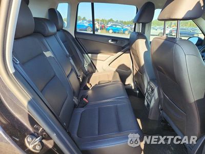 Zdjęcie 10 z 12 samochodu: 2016 VOLKSWAGEN TIGUAN S VIN:WVGAV7AX9GW569586 - miniatura