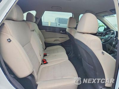 Zdjęcie 10 z 13 samochodu: 2019 KIA SORENTO LX V6 VIN:5XYPG4A54KG478530 - miniatura