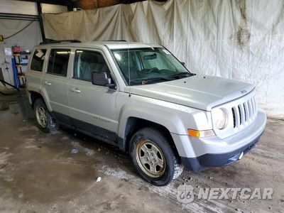 Czwarte zdjęcie samochodu z boku: 2011 JEEP PATRIOT SPORT VIN:1J4NF1GB7BD141557 - miniatura