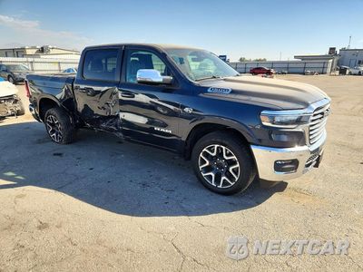 Czwarte zdjęcie samochodu z boku: 2026 RAM 1500 LARAMIE VIN:1C6SRFJT0TN237631 - miniatura