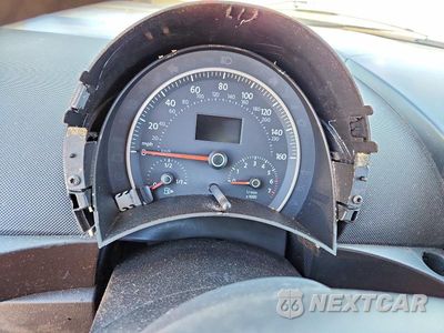 Zdjęcie 9 z 13 samochodu: 2008 VOLKSWAGEN NEW BEETLE S VIN:3VWPW31C78M513906 - miniatura
