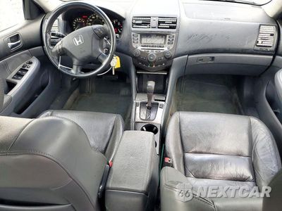 Zdjęcie 8 z 13 samochodu: 2007 HONDA ACCORD EX VIN:1HGCM56887A126396 - miniatura