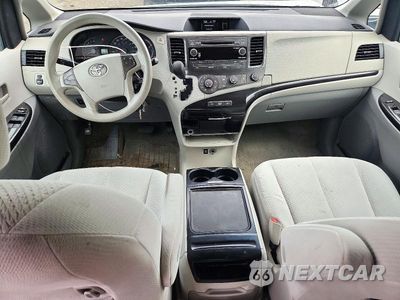Zdjęcie 8 z 13 samochodu: 2012 TOYOTA SIENNA LE VIN:5TDKK3DC9CS263971 - miniatura