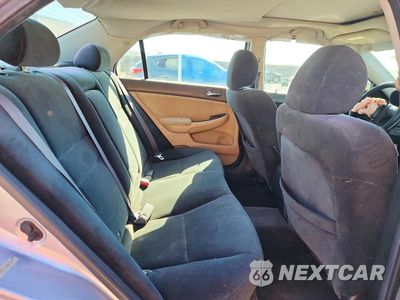 Zdjęcie 10 z 12 samochodu: 2004 HONDA ACCORD EX VIN:1HGCM56734A039962 - miniatura