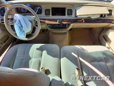 Zdjęcie 8 z 13 samochodu: 2006 MERCURY GRAND MARQUIS GS VIN:2MEFM74V16X617073 - miniatura