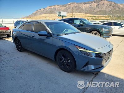 Czwarte zdjęcie samochodu z boku: 2021 HYUNDAI ELANTRA SEL VIN:KMHLM4AG8MU177975 - miniatura