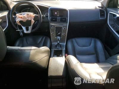 Zdjęcie 8 z 13 samochodu: 2016 VOLVO XC60 T6 PREMIER VIN:YV449MRK7G2894433 - miniatura