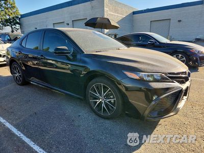 Czwarte zdjęcie samochodu z boku: 2024 TOYOTA CAMRY SE VIN:4T1G11AK0RU909763 - miniatura