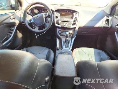 Zdjęcie 8 z 13 samochodu: 2013 FORD FOCUS TITANIUM VIN:1FADP3J21DL116879 - miniatura