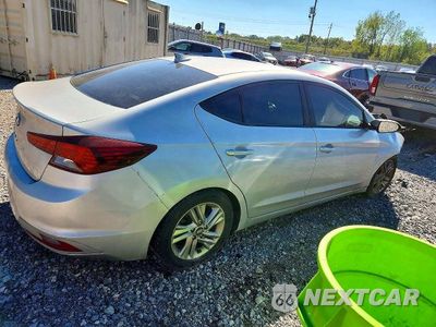 Trzecie zdjęcie samochodu z tyłu: 2019 HYUNDAI ELANTRA SEL VIN:5NPD84LF6KH403648 - miniatura