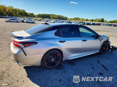 Trzecie zdjęcie samochodu z tyłu: 2022 TOYOTA CAMRY XSE VIN:4T1K31AK6NU034588 - miniatura