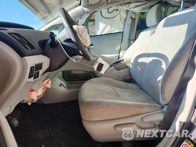 Zdjęcie 7 z 13 samochodu: 2015 TOYOTA PRIUS TWO VIN:JTDKN3DU1F1876331 - miniatura