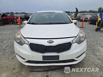Piąte zdjęcie samochodu w środku: 2016 KIA FORTE LX VIN:KNAFX4A66G5559434 - miniatura