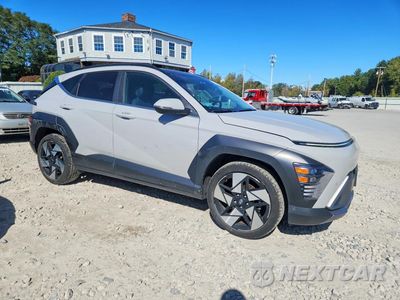 Czwarte zdjęcie samochodu z boku: 2024 HYUNDAI KONA LIMITED VIN:KM8HE3A30RU052504 - miniatura