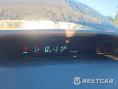 Zdjęcie 9 z 12 samochodu: 2013 TOYOTA PRIUS TWO VIN:JTDKN3DU3D1627994 - miniatura