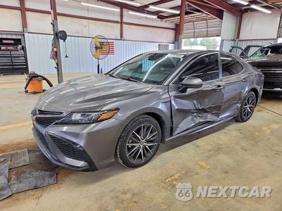 2021 TOYOTA CAMRY SE 4T1G11AK8MU521723 - główne zdjęcie licytacji z USA - miniatura