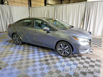 Czwarte zdjęcie samochodu z boku: 2025 NISSAN VERSA SV VIN:3N1CN8EV8SL856768 - miniatura