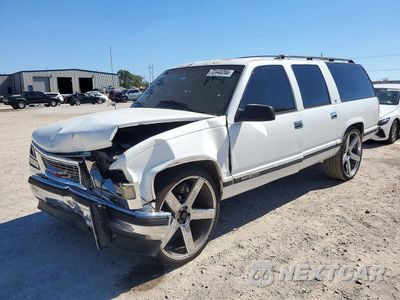 1999 GMC SUBURBAN C1500 1GKEC16R9XJ752121 - główne zdjęcie licytacji z USA - miniatura