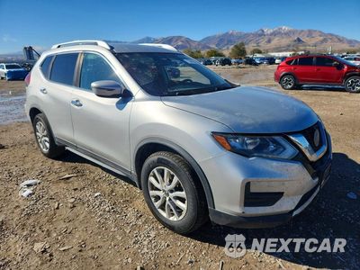 Czwarte zdjęcie samochodu z boku: 2018 NISSAN ROGUE SV VIN:JN8AT2MV3JW314984 - miniatura