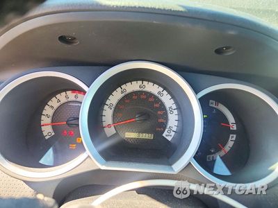 Zdjęcie 9 z 12 samochodu: 2015 TOYOTA TACOMA V6 VIN:3TMLU4EN2FM191388 - miniatura