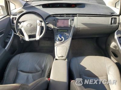 Zdjęcie 8 z 12 samochodu: 2010 TOYOTA PRIUS V VIN:JTDKN3DU7A0048766 - miniatura