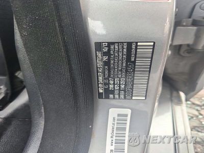 Zdjęcie 12 z 12 samochodu: 2014 MERCEDES-BENZ C 300 4MATIC VIN:WDDGF8AB9ER324567 - miniatura