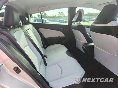 Zdjęcie 10 z 12 samochodu: 2018 TOYOTA PRIUS THREE TOURING VIN:JTDKARFU2J3548635 - miniatura