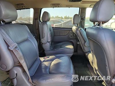 Zdjęcie 11 z 13 samochodu: 2004 TOYOTA SIENNA VIN:5TDBA22CX4S001636 - miniatura