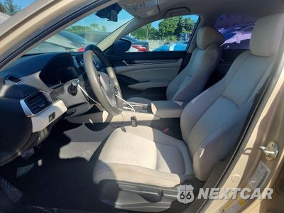 Zdjęcie 7 z 12 samochodu: 2020 HONDA ACCORD LX VIN:1HGCV1F14LA091410 - miniatura
